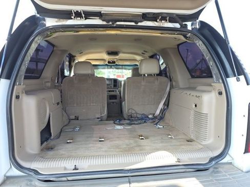 Used 2004 Chevrolet Tahoe Z71 w/ Z71 Preferred Equipment Group AWD/4WD image 38