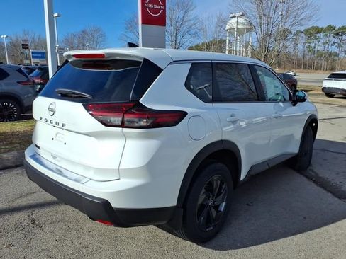 New 2026 Nissan Rogue SV FWD image 3