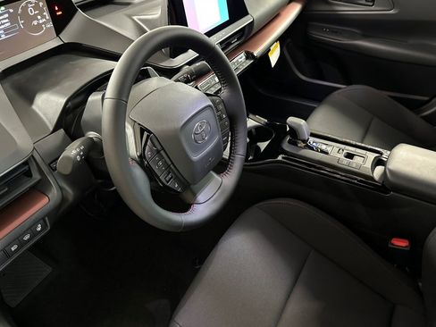 New 2026 Toyota Prius Plug-In Hybrid FWD image 10