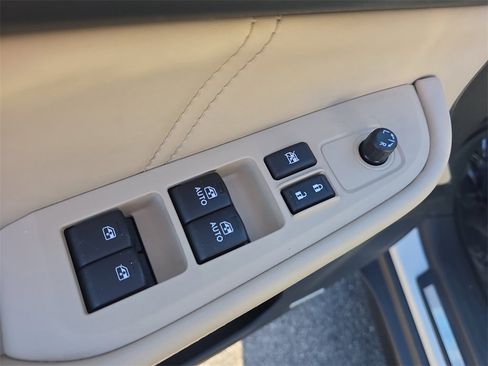 Used 2019 Subaru Outback 2.5i Limited w/ Popular Package #2 image 18