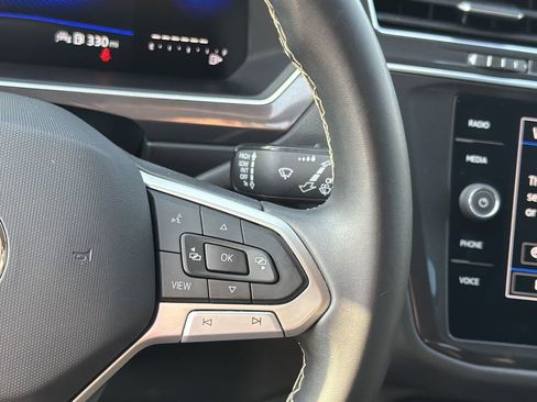 Used 2023 Volkswagen Tiguan SE image 25