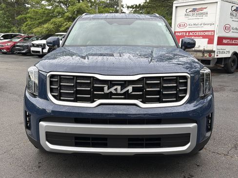 Used 2025 Kia Telluride S FWD image 2