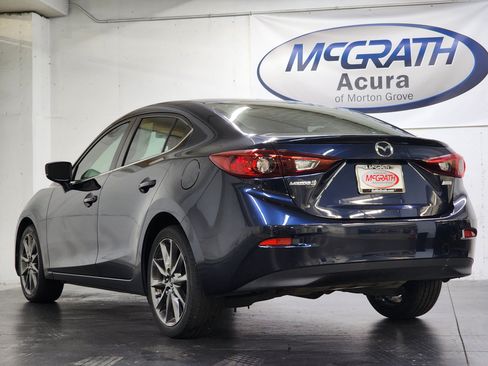 Used 2018 MAZDA MAZDA3 Touring FWD image 9