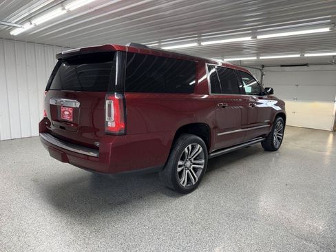 Used 2019 GMC Yukon XL Denali w/ Denali Ultimate Package AWD/4WD image 7