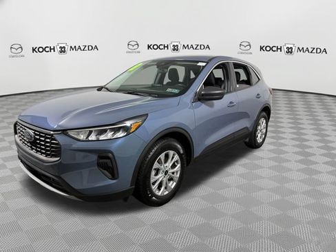 Used 2023 Ford Escape Active AWD/4WD image 3