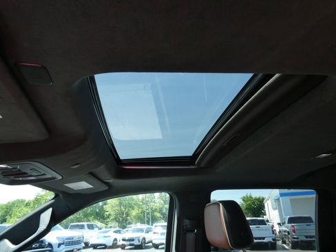 Certified 2024 GMC Sierra 1500 Denali Ultimate AWD/4WD image 31
