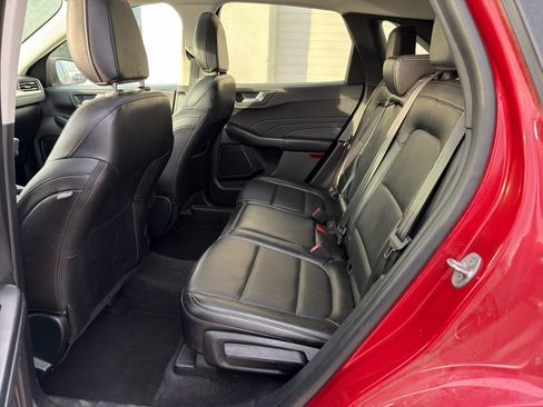 Used 2022 Ford Escape SEL w/ Technology Package image 16