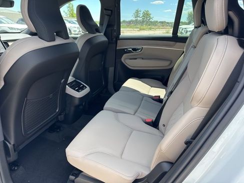 New 2026 Volvo XC90 B6 Plus w/ Protection Package Premier image 7