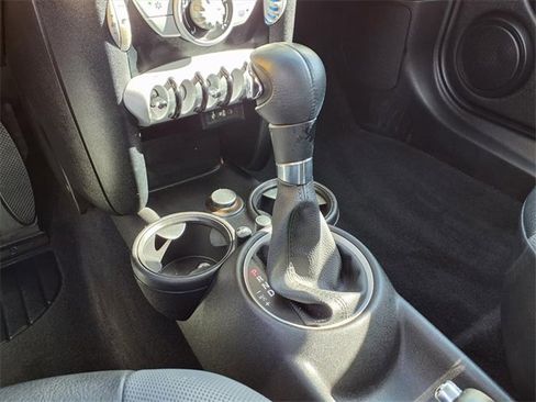 Used 2010 MINI Cooper Hardtop image 8