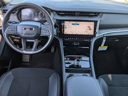 New 2026 Jeep Grand Cherokee Altitude AWD/4WD image 14