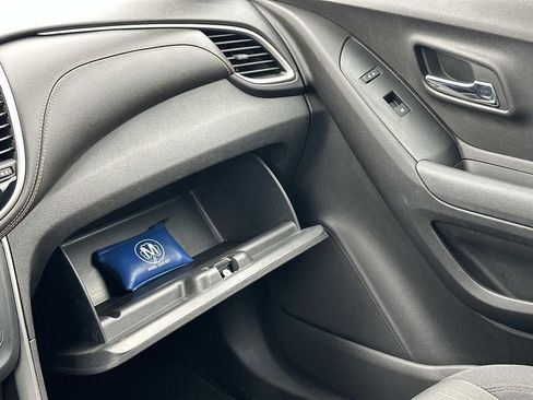 Used 2017 Chevrolet Trax LT image 32