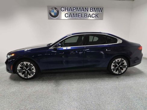 New 2026 BMW i5 eDrive40 image 3