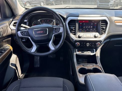 Used 2023 GMC Acadia SLE FWD image 9