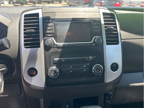 Used 2018 Nissan Frontier SV RWD image 15