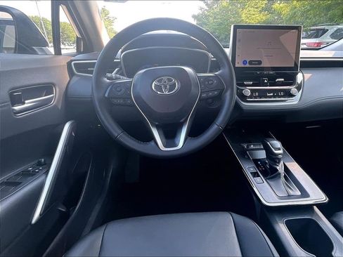 Used 2026 Toyota Corolla Cross XLE AWD/4WD image 17