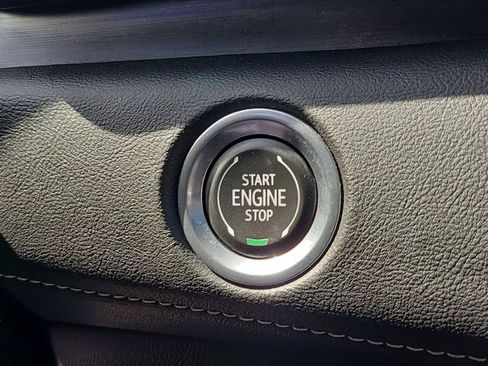 Used 2023 Cadillac Escalade Premium Luxury AWD/4WD image 33
