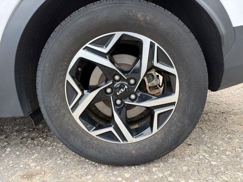 Used 2025 Kia Sportage LX FWD image 29