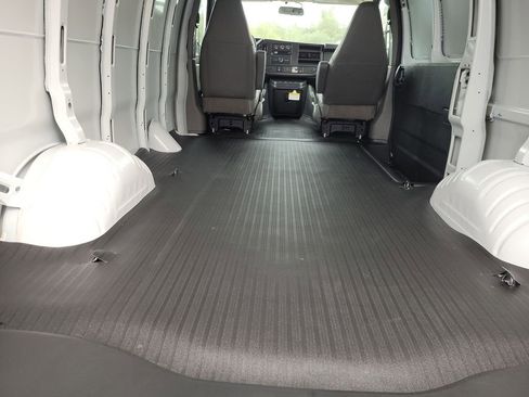 New 2025 Chevrolet Express 2500 Work Van image 17