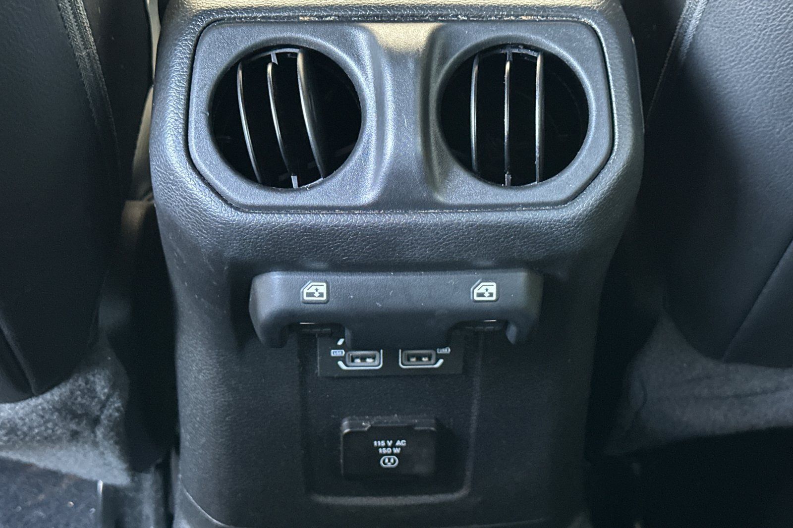 Used 2023 Jeep Wrangler Unlimited Sahara AWD/4WD image 15