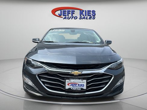 Used 2020 Chevrolet Malibu LT image 3