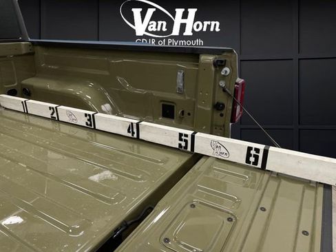 New 2025 Jeep Gladiator Sport image 15