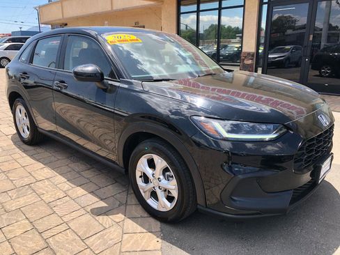 Used 2025 Honda HR-V LX image 8