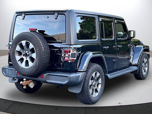 Used 2021 Jeep Wrangler Unlimited Sahara AWD/4WD image 9