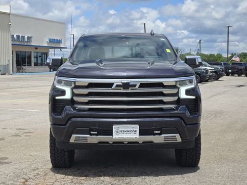 Used 2023 Chevrolet Silverado 1500 High Country w/ Technology Package AWD/4WD image 2