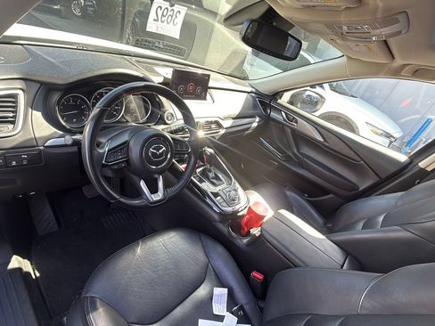Used 2020 MAZDA CX-9 Touring w/ Touring Premium Package FWD image 3