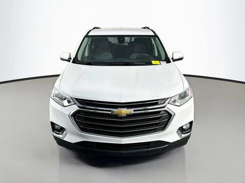Used 2021 Chevrolet Traverse LT w/ LPO, Cargo Package FWD image 2
