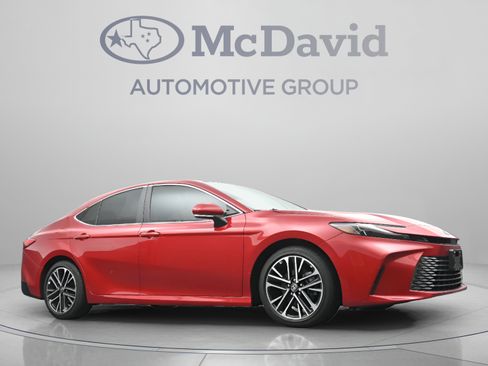 Used 2025 Toyota Camry XLE w/ Premium Package FWD image 25