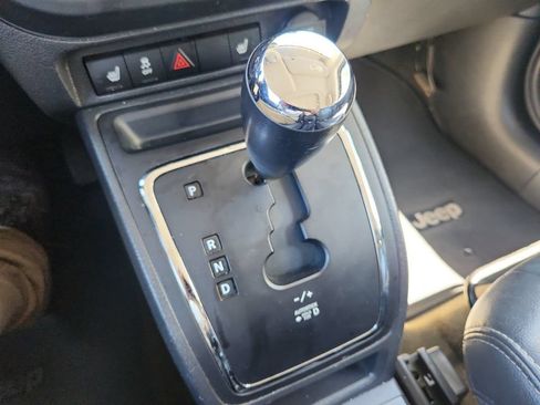Used 2016 Jeep Patriot High Altitude FWD image 18