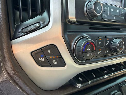 Used 2015 GMC Sierra 2500 SLT w/ Driver Alert Package AWD/4WD image 19