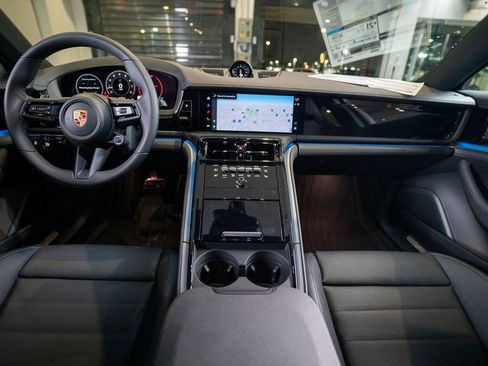 New 2026 Porsche Panamera 4 image 14