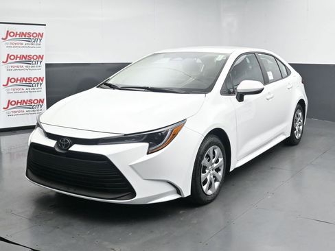 New 2026 Toyota Corolla LE FWD image 4