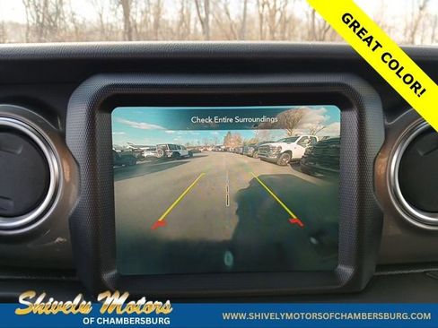 Certified 2021 Jeep Gladiator Overland AWD/4WD image 17