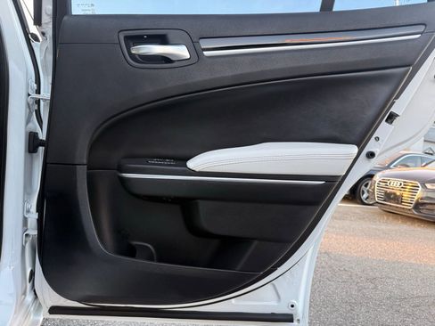 Used 2018 Chrysler 300 S RWD image 28