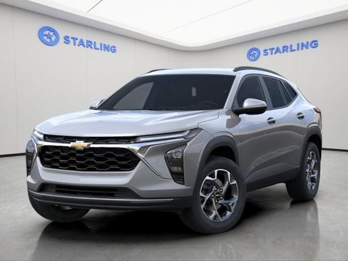 New 2026 Chevrolet Trax LT w/ Driver Confidence Package FWD image 3