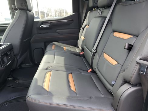 New 2026 GMC Sierra 1500 AT4 w/ AT4 Premium Package AWD/4WD image 14