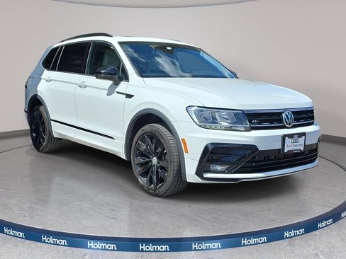 Used 2020 Volkswagen Tiguan SE R-Line AWD/4WD image 4