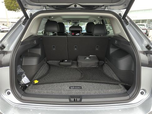 New 2026 Volkswagen Tiguan SE image 19