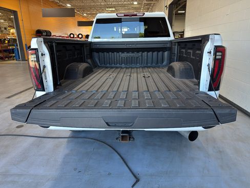 Used 2024 GMC Sierra 3500 AT4 w/ AT4 Preferred Package AWD/4WD image 23
