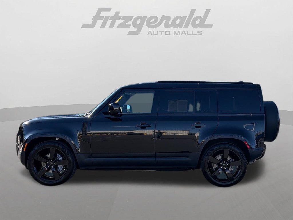 Used 2026 Land Rover Defender 110 S AWD/4WD image 5