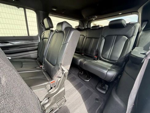 Used 2022 Jeep Wagoneer Series I w/ Convenience Group I AWD/4WD image 22