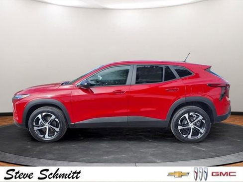New 2026 Chevrolet Trax RS w/ Driver Confidence Package FWD image 2