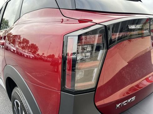 New 2025 Nissan Kicks SV w/ SV Premium Package image 32