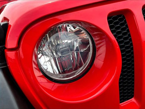Used 2022 Jeep Wrangler Unlimited Sport AWD/4WD image 32