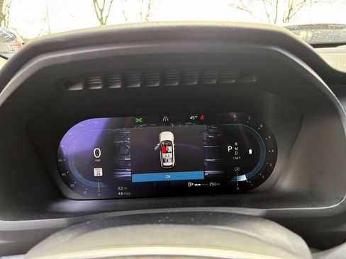 Used 2023 Volvo XC90 B5 Core w/ Protection Package Premier image 16