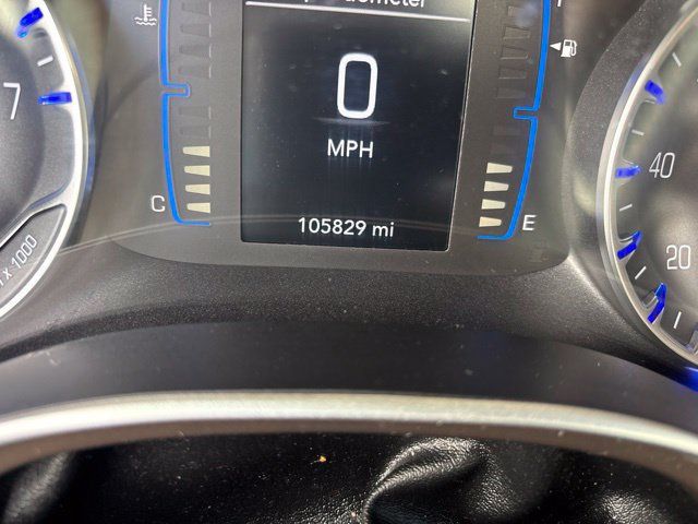 Used 2019 Chrysler Pacifica Touring FWD image 17