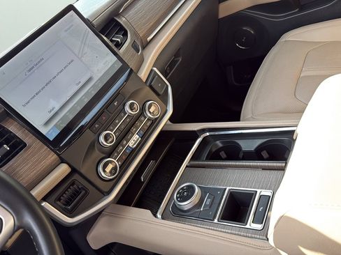 Used 2024 Ford Expedition Limited RWD image 20